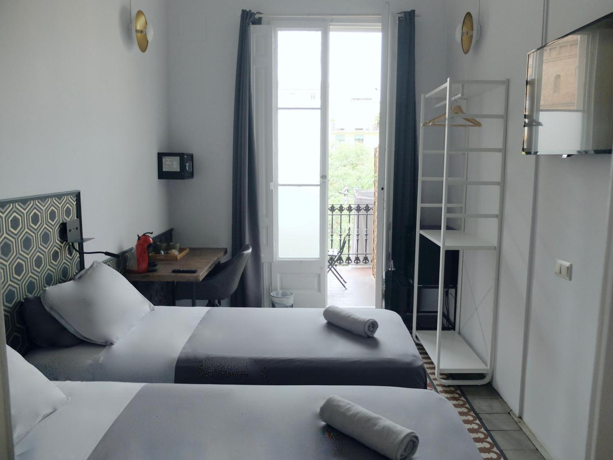 Hostel Fabrizzio'S Petit Barcelona Zewnętrze zdjęcie