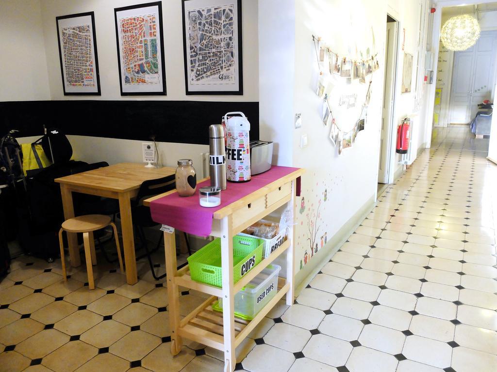 Hostel Fabrizzio'S Petit Barcelona Zewnętrze zdjęcie
